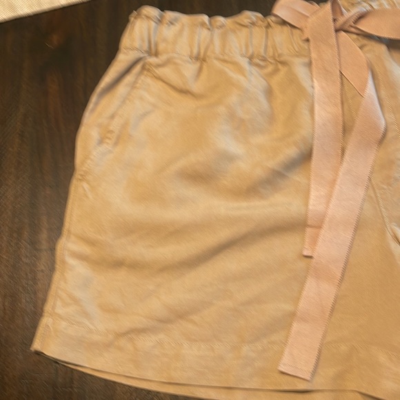 Loft Linen Shorts - Picture 3 of 6